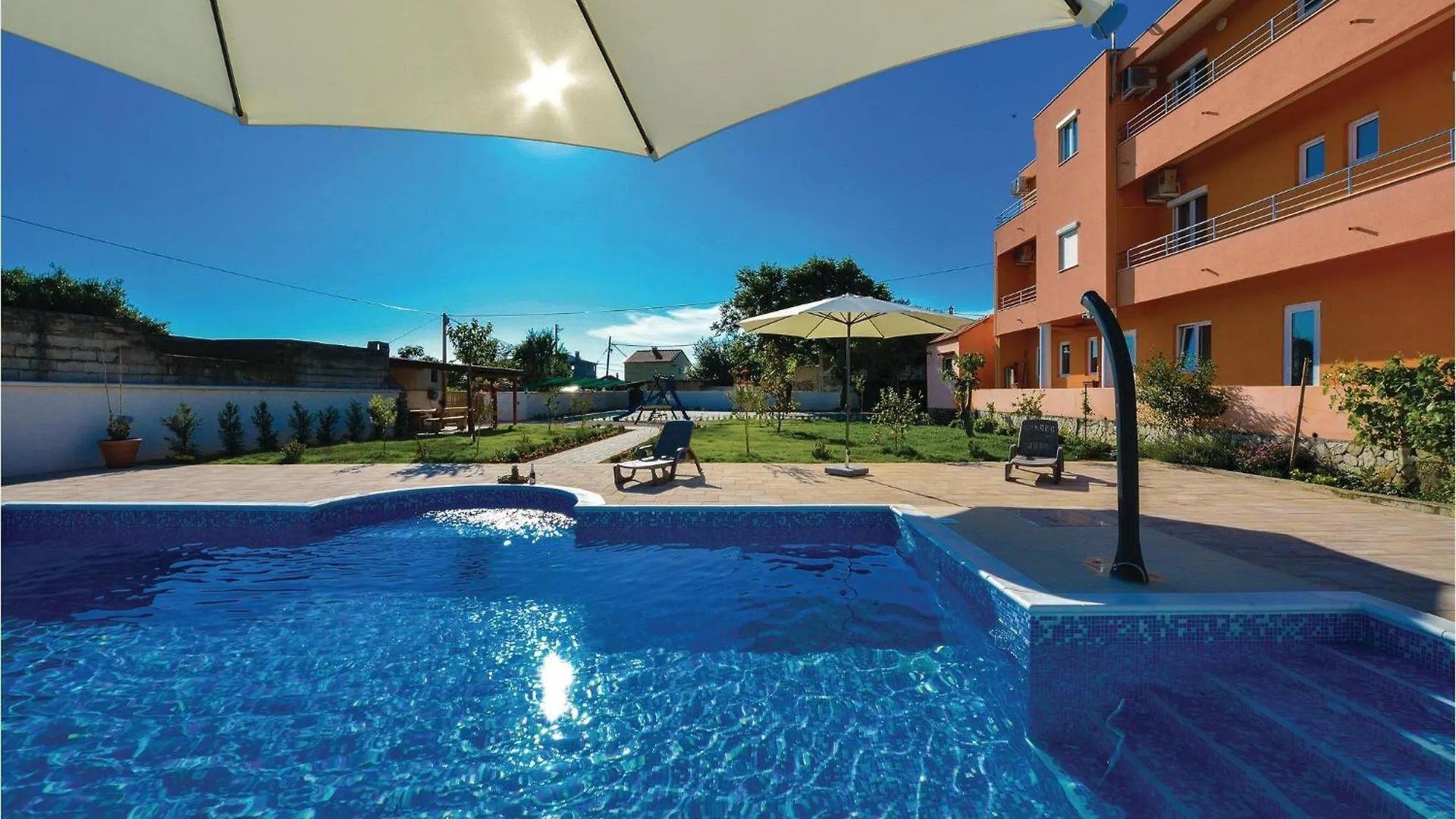 1 Bedroom Nice Apartment In Privlaka