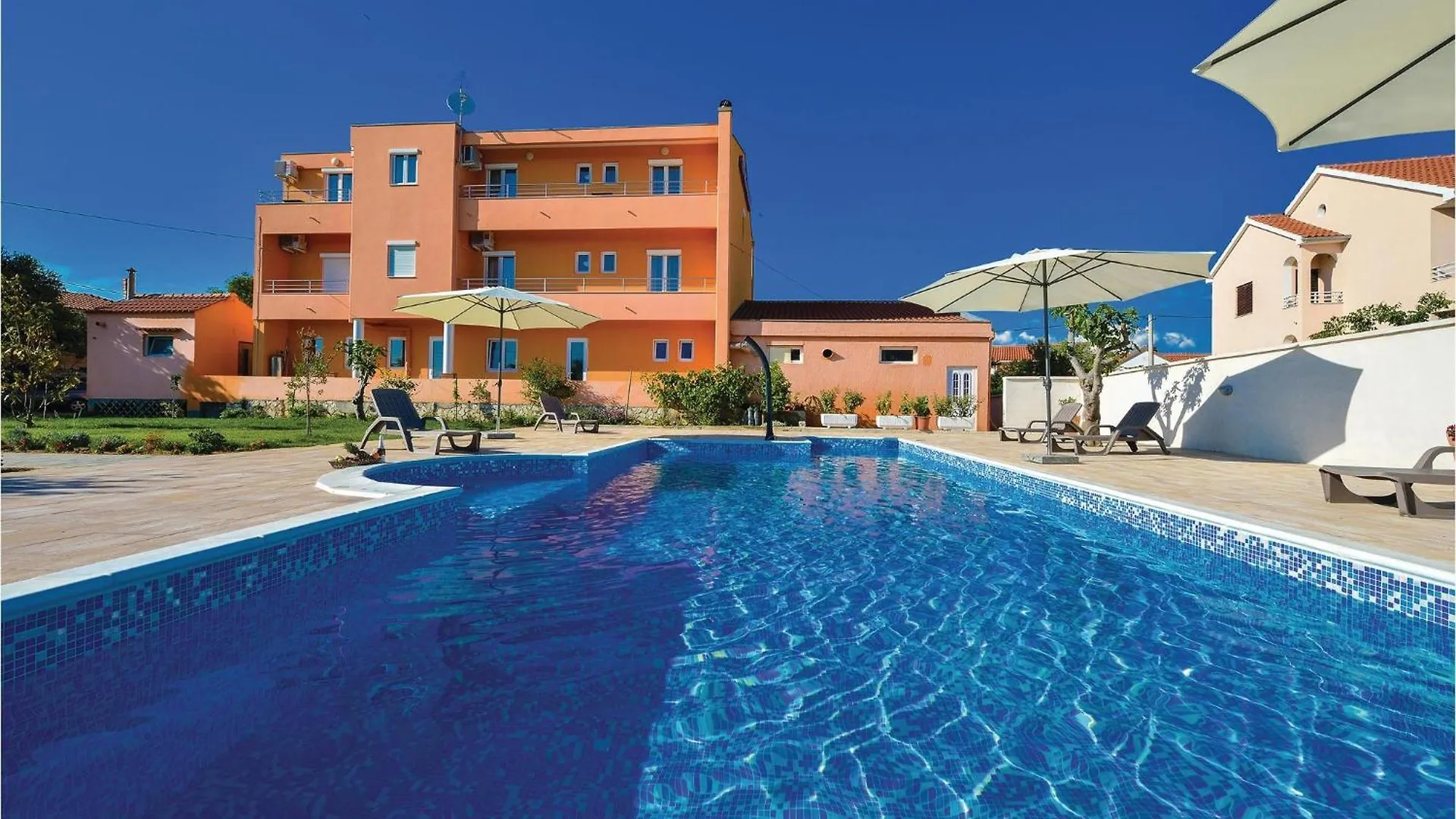 1 Bedroom Nice Apartment In Privlaka