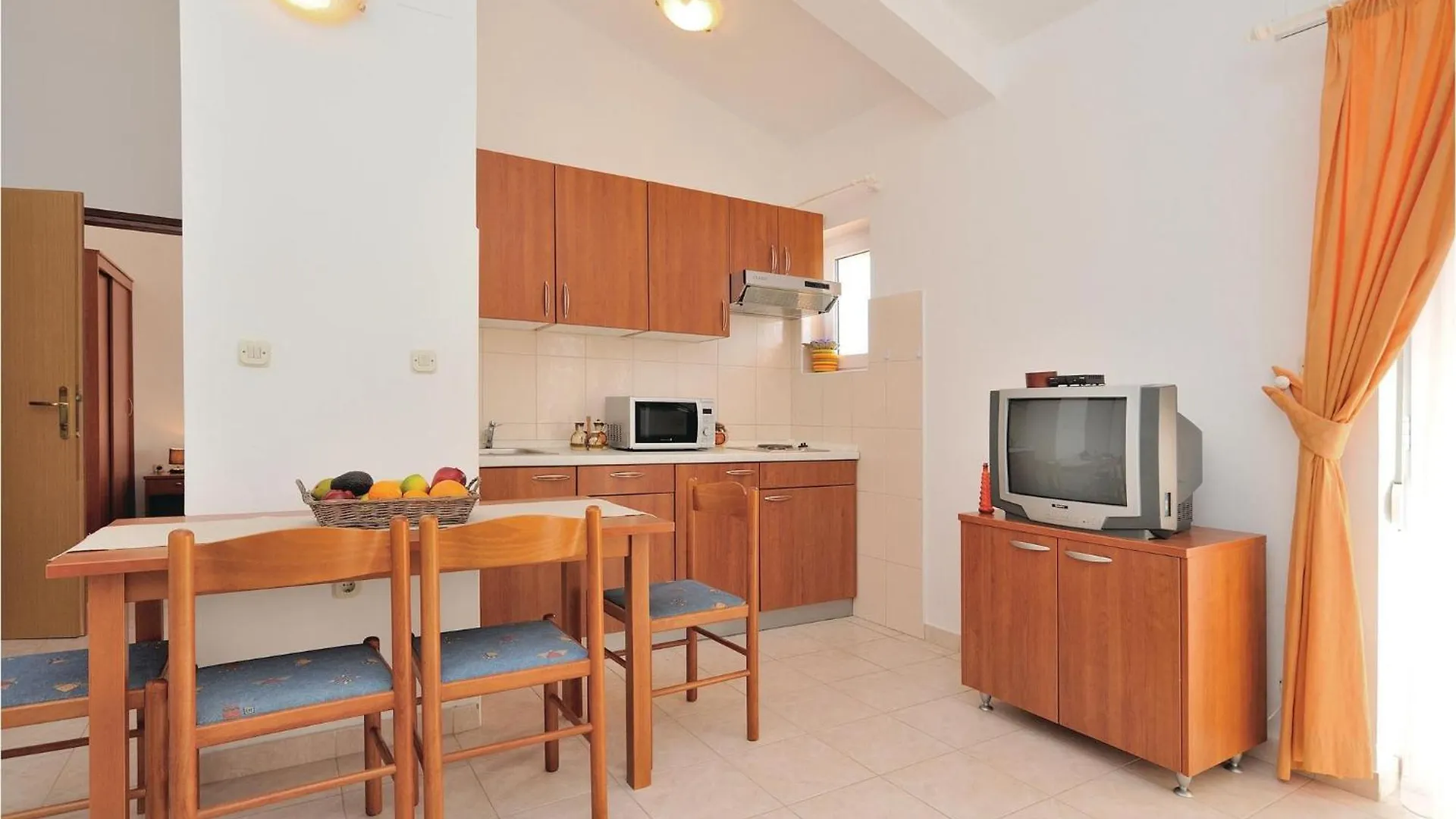 1 Bedroom Nice Apartment In Privlaka